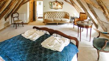 3 bedrooms, travel crib, free WiFi, bed sheets