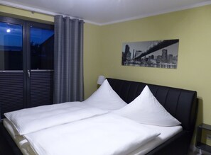 4 Schlafzimmer, Zimmersafe, Reisekinderbett, WLAN