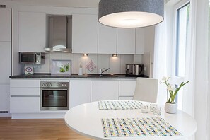 Køleskab, mikrobølgeovn, ovn, opvaskemaskine