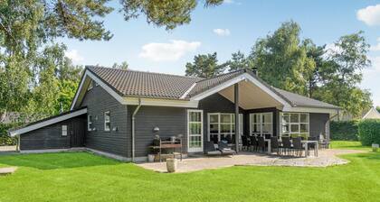 4 huonetta majoitusta Væggerløse