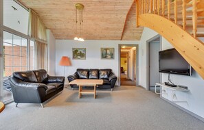 TV, fireplace, DVD player