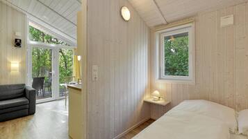 1 Schlafzimmer, Reisekinderbett, kostenloses WLAN, Bettwäsche