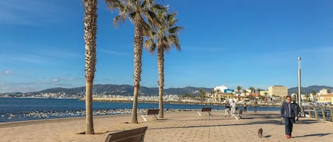 Vlak bij het strand