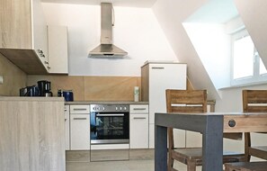 Kühlschrank, Herdplatte, Geschirrspüler