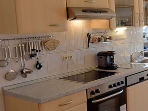 Køleskab, mikrobølgeovn, ovn, opvaskemaskine