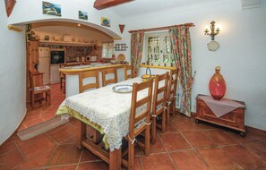Dining - Nice home in Sainte Maxime with WiFi (Sainte Maxime)