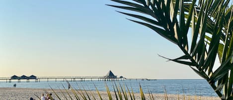 Una spiaggia nelle vicinanze