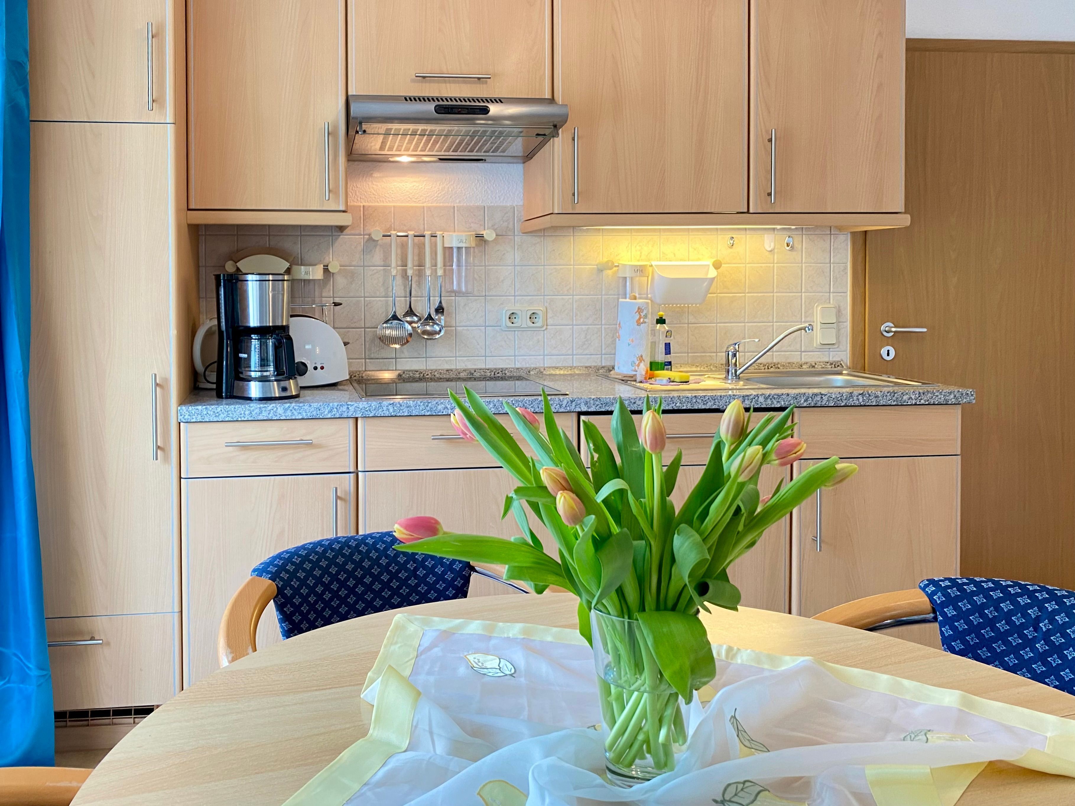 Fridge, microwave, dishwasher, coffee/tea maker