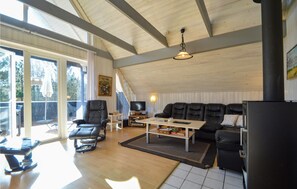 TV, fireplace, DVD player