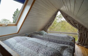 3 bedrooms, travel cot, free WiFi