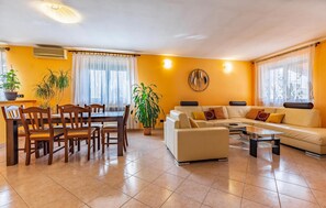 TV, fireplace, DVD player, table football