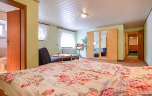 5 Schlafzimmer, Reisekinderbett, WLAN