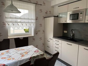 Fridge, microwave, oven, dishwasher