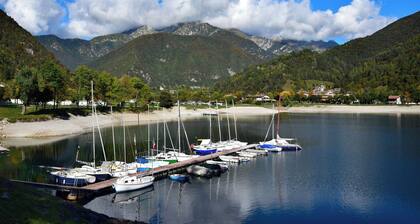 Berghütte mit 20.000 Quadratmetern Land