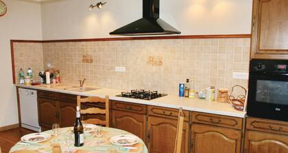 Beautiful home in Suze La Rousse