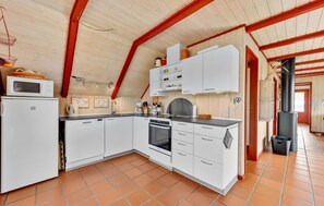 Kühlschrank, Mikrowelle, Herdplatte, Geschirrspüler