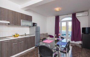 Dining - Nice apartment in Dubrava (Dubrava)