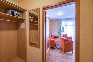 Unclassified image, 4 of 12, button