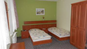 1 bedroom, desk, WiFi, bed sheets