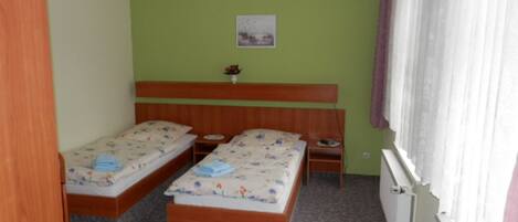1 chambre, bureau, Wi-Fi, draps fournis