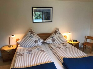 2 bedrooms, travel crib, WiFi, bed sheets