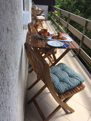 屋外ダイニングエリア