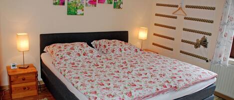 1 bedroom, travel crib, WiFi, bed sheets