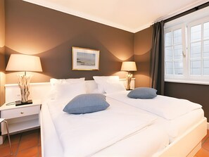 4 Schlafzimmer, Zimmersafe, Bügeleisen/Bügelbrett, Reisekinderbett