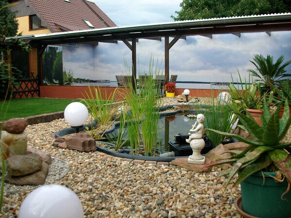 Unclassified image, 1 of 25, button