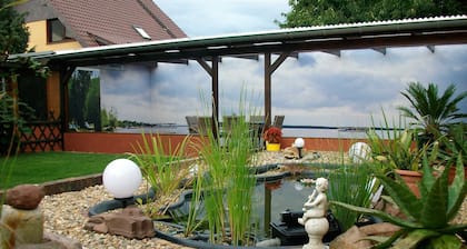 Lomatalo Melanie, Saksa