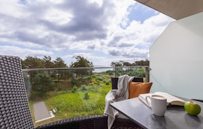 Outdoor dining - Amazing apartment in Binz with outdoor swimming pool (Prora/Rügen)