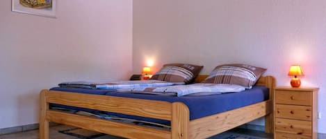 1 bedroom, WiFi, bed sheets