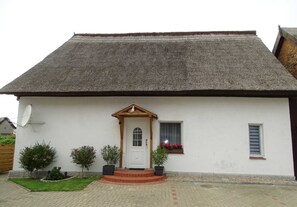 Unclassified image, 4 of 15, button