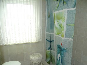 Shower - Apartment 2 (h) - Lod - Ganzow (Loddin)