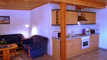 Kühlschrank, Ofen, Hochstuhl