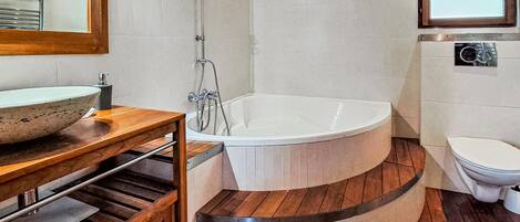 Bathtub