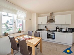 Kühlschrank, Mikrowelle, Ofen, Geschirrspüler