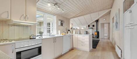 Kühlschrank, Herdplatte, Geschirrspüler