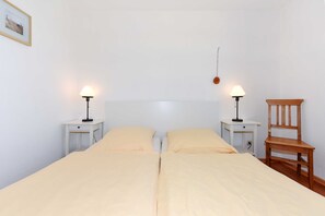 2 多间卧室、旅行婴儿床、WiFi