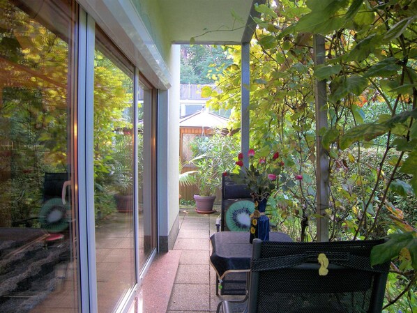 Unclassified image, 1 of 23, button