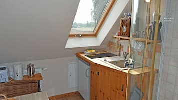 Réfrigérateur, cafetiÚre/bouilloire, bouilloire électrique, grille-pain