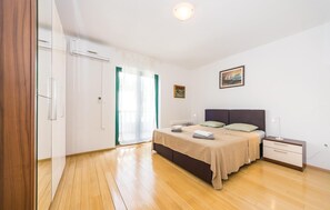 2 chambres, accès au Wi-Fi (inclus), literie fournie