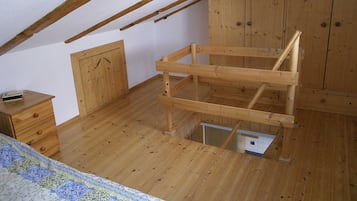 2 多间卧室、床单