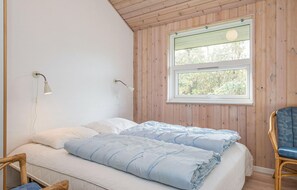3 bedrooms, travel crib, free WiFi