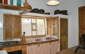 Fridge, stovetop, coffee/tea maker - Stunning home in San Telmo with kitchen (San Telmo)