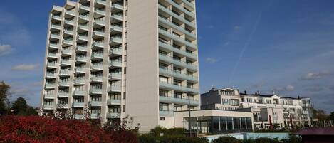 المنشأة من الخارج