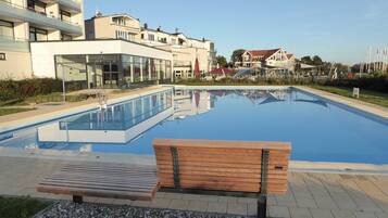 Innenpool, beheizter Pool