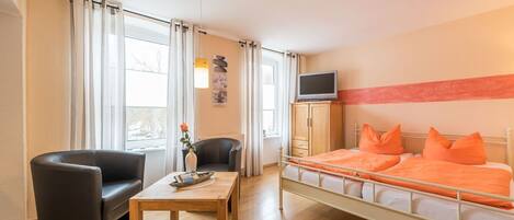 1 habitación, wifi y ropa de cama