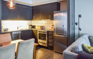 Kühlschrank, Herdplatte, Geschirrspüler