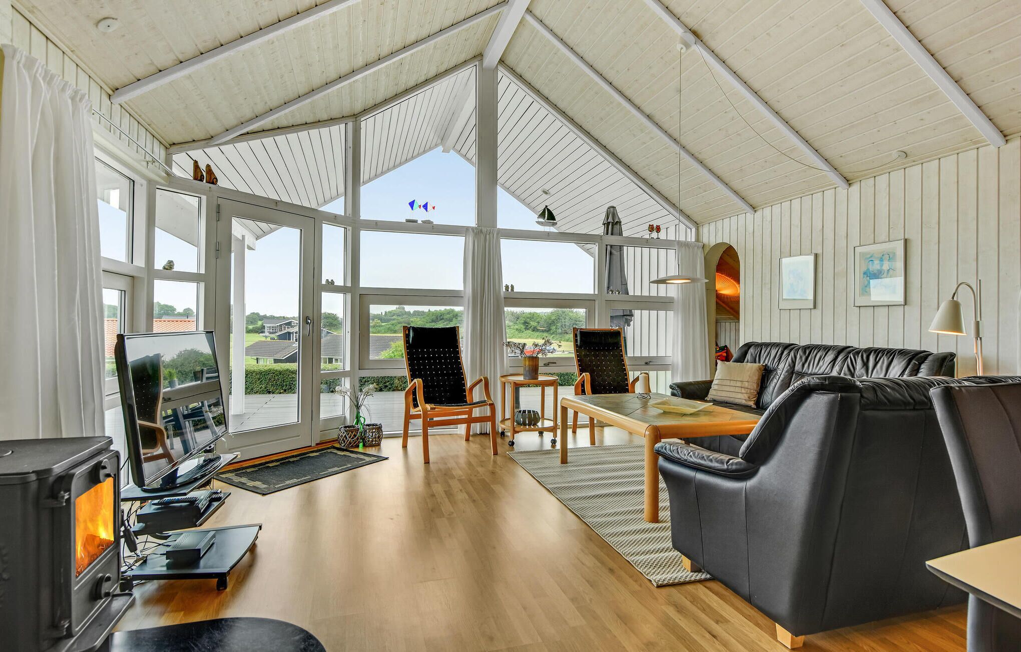 TV, fireplace, DVD player